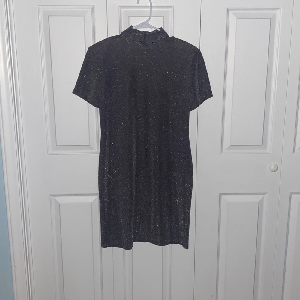 ☀️ So cute! Glitter threading size 10 dress! 🔥 ☀️